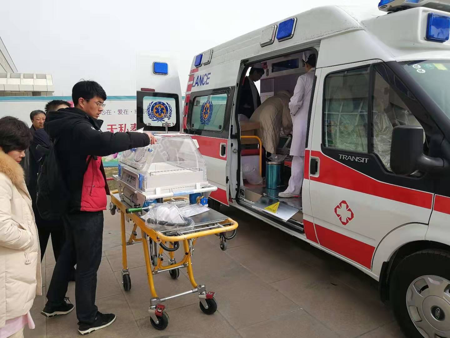 谢通门县救护车转院