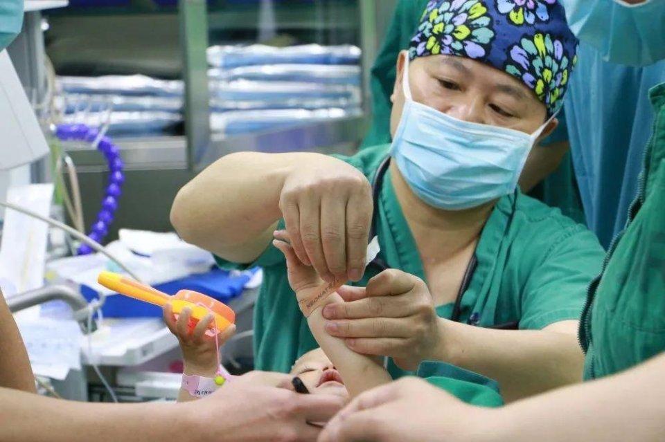 谢通门县妇婴监护型护送